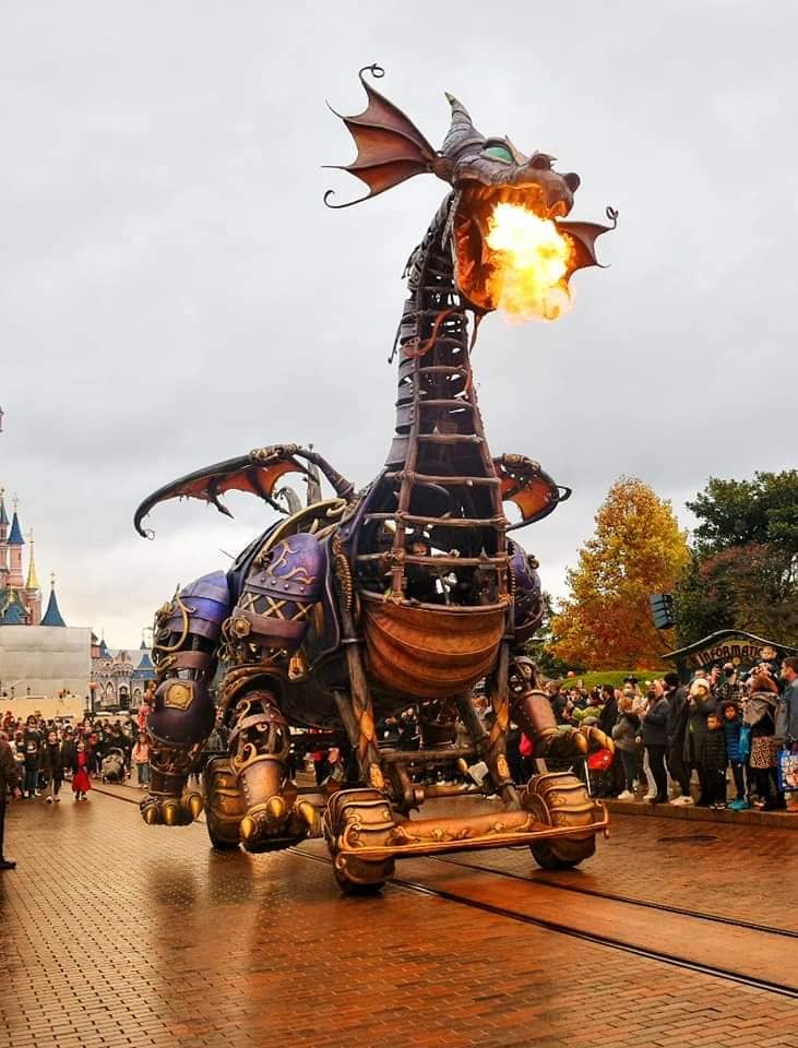 maleficent dragon halloween disneyland paris