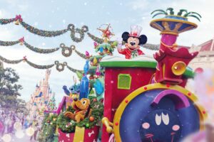 christmas at disneyland paris 2022