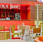Smuggler's Tavern and Trader's Café Bar